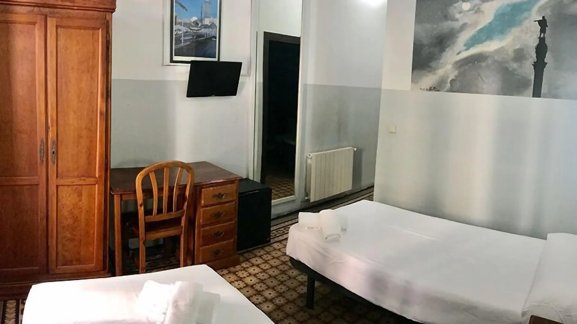 Hostal Eden Barcelona 2*,  Spain